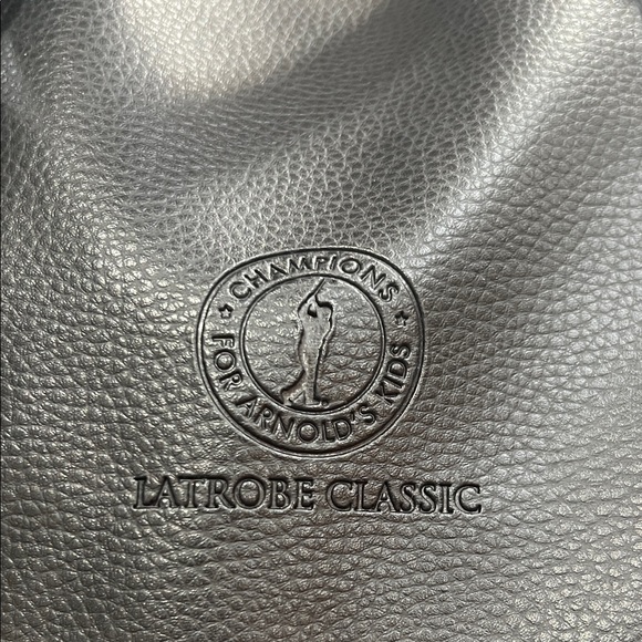 NWOT Barrington Black Leather Duffel Bag with Latrobe Classic Golf Emblem - Picture 2 of 11